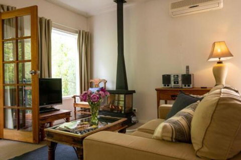 In The Valley - Lennox Head Accommodation 3