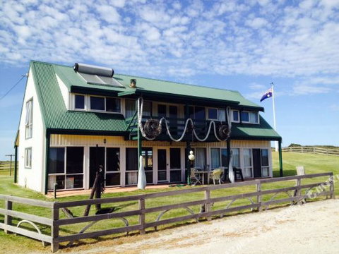Donington - Lennox Head Accommodation 1