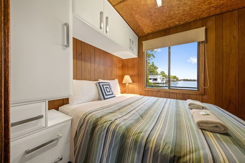 Boats And Bedzzz Houseboat Stays & Renmark River Villas - Lennox Head Accommodation 5