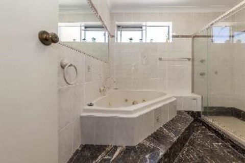 2 Bedroom Apartment Laman Lodge Unit 5 - Lennox Head Accommodation 4