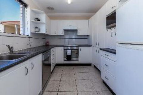 2 Bedroom Apartment Laman Lodge Unit 5 - Lennox Head Accommodation 1