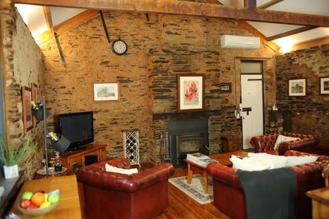 William Hunt's Retreat - Redwood Studio - Lennox Head Accommodation 3