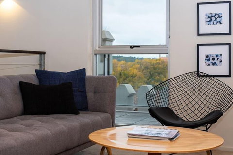 Luxury East Melbourne Apartment - Lennox Head Accommodation 5