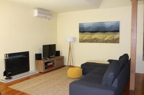 Charbella - Lennox Head Accommodation 1