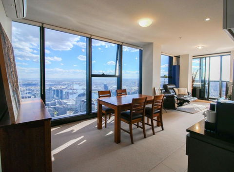 ON TOP Of THE WORLD BEST VIEWS In MELBOURNE !! - Lennox Head Accommodation 6