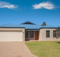 Acrosstheway - Lennox Head Accommodation