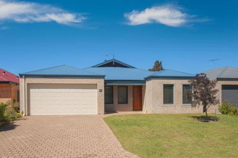 Acrosstheway - Lennox Head Accommodation 0