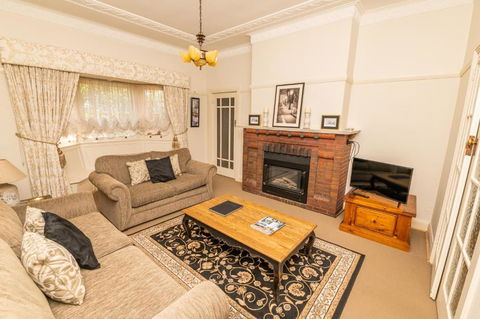Hillside Cottage ? Comfy Spacious Walk To CBD & Stannies - Lennox Head Accommodation 1