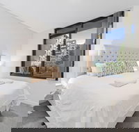 HomeHotel Stylish Apt next to Train  Westfield - Lennox Head Accommodation