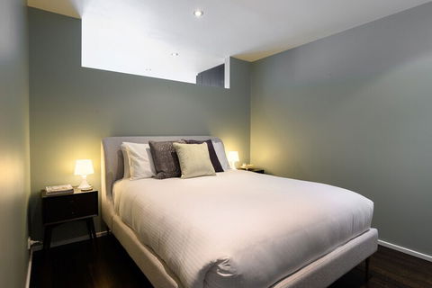 LUCY Laneway Art Fed Square Bars & Flinderst St. Station - Lennox Head Accommodation 6