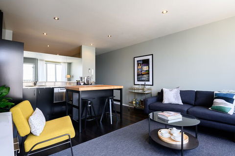 LUCY Laneway Art Fed Square Bars & Flinderst St. Station - Lennox Head Accommodation 5