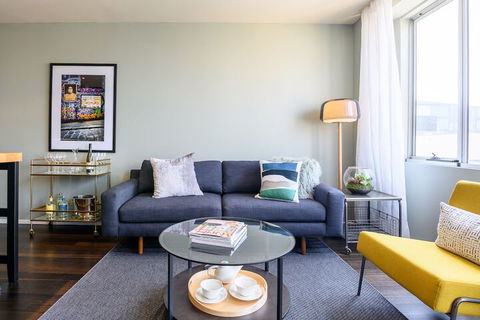 LUCY Laneway Art Fed Square Bars & Flinderst St. Station - Lennox Head Accommodation 3