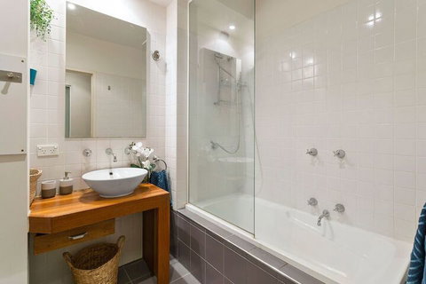 JOLI Directly Opposite MCG - Lennox Head Accommodation 3