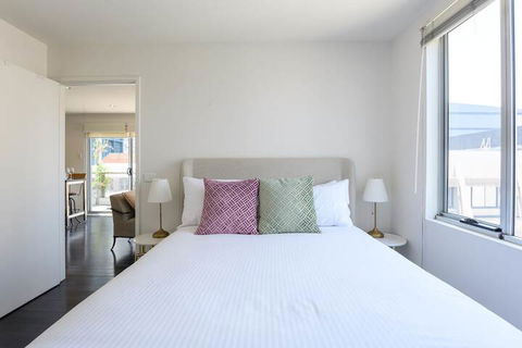 OLIVER Laneway Art Fed Square & Top Restaurants - Lennox Head Accommodation 1