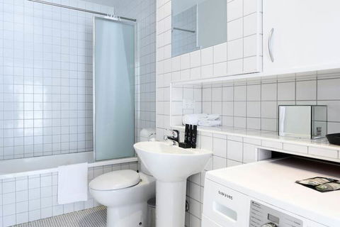 OLIVER Laneway Art Fed Square & Top Restaurants - Lennox Head Accommodation 6