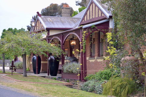 The Eaglehawk Country House Hotel Maldon - Lennox Head Accommodation 0