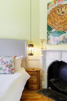 The Eaglehawk Country House Hotel Maldon - Lennox Head Accommodation 4