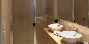 Casavino Luxury Villas - Lennox Head Accommodation 5
