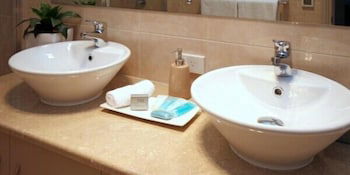 Casavino Luxury Villas - Lennox Head Accommodation 0
