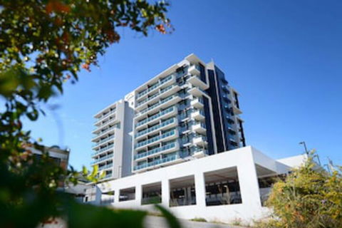 Oaks Gladstone Grand Hotel - Lennox Head Accommodation 0