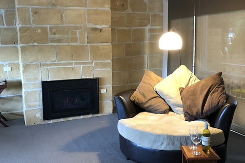Warrnambool Cbd Townhouses - Lennox Head Accommodation 4