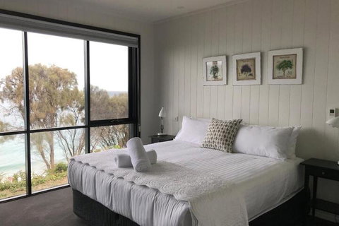 Hamptons On The Bay - Lennox Head Accommodation 7