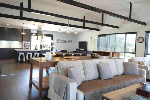 Hamptons On The Bay - Lennox Head Accommodation 3