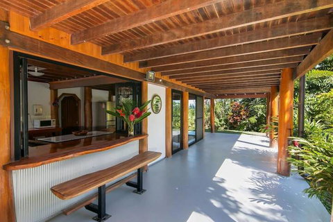 Daintree Manor Bed & Breakfast - Lennox Head Accommodation 1
