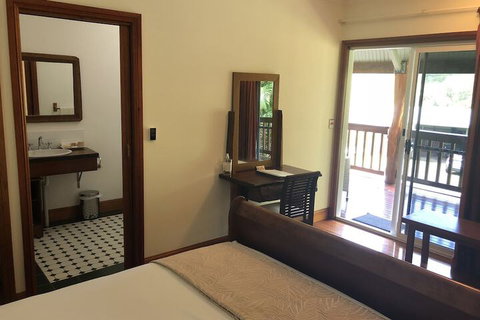 Daintree Manor Bed & Breakfast - Lennox Head Accommodation 6