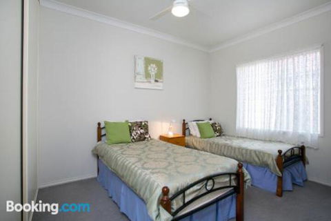 All Seasons Port Elliot Holiday House - Lennox Head Accommodation 1