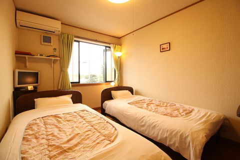Honeybee Farm Country Cottages - Lennox Head Accommodation 0