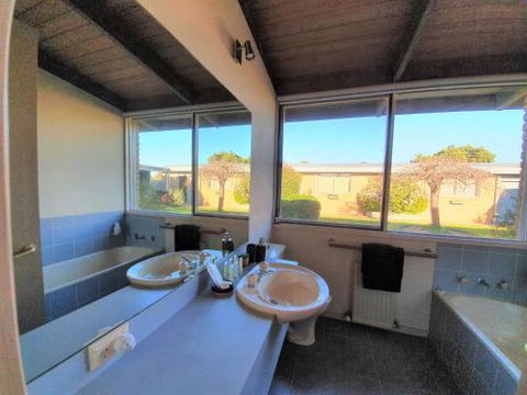 GRACEDALE HILLS HOMESTEAD - Lennox Head Accommodation 3