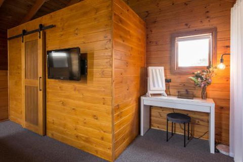 Coleys Beach House Yallingup - Lennox Head Accommodation 4