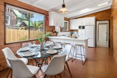 Coleys Beach House Yallingup - Lennox Head Accommodation 6