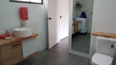 Red Ochre â€“ Large 1BR With Private Courtyard - Lennox Head Accommodation 2