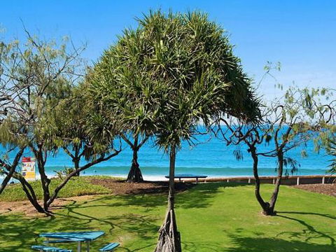 Kings Beach Ocean Front Views Private Balcony Overlooking Kings Beach - Lennox Head Accommodation 4