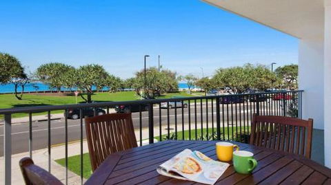 Kings Beach Ocean Front Views Private Balcony Overlooking Kings Beach - Lennox Head Accommodation 0