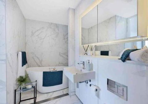 Stylish Penthouse With Views & Jacuzzi - Lennox Head Accommodation 3