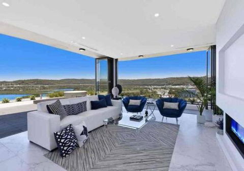 Stylish Penthouse With Views & Jacuzzi - Lennox Head Accommodation 0