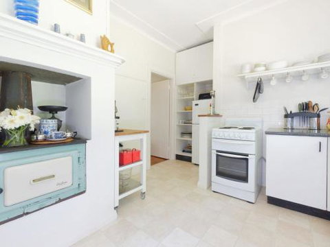 Redwood Cottage Burradoo Getaway Southern Highlands 4pm Check Out Sunday - Lennox Head Accommodation 4