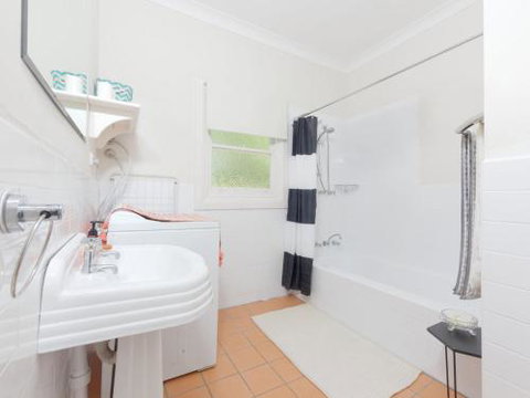 Redwood Cottage Burradoo Getaway Southern Highlands 4pm Check Out Sunday - Lennox Head Accommodation 3