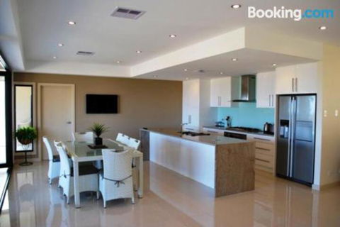 Eagles Nest - Lennox Head Accommodation 5