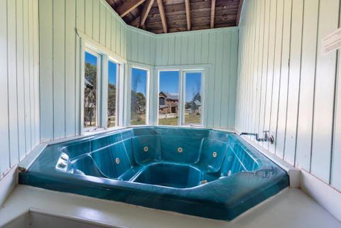 Banjos Chalet Alpine Getaways - Lennox Head Accommodation 3