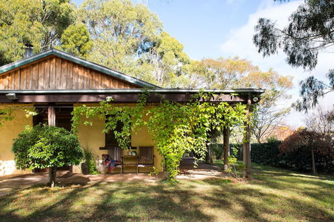 Italian Hill Garden Villa - Lennox Head Accommodation 1