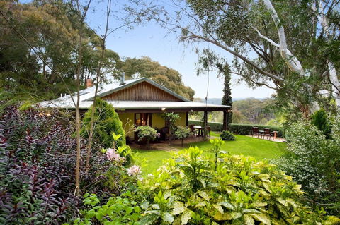 Italian Hill Garden Villa - Lennox Head Accommodation 0