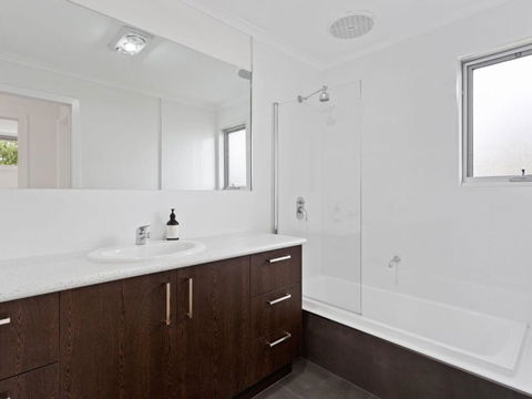 NORMANBY Coastal FREE WIFI & NETFLIX - Lennox Head Accommodation 6