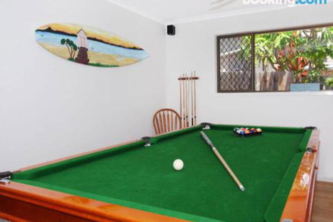 Schirrmann 56 Four Bedroom Home On Canal With Pool Pontoon Aircon & WiFi! - Lennox Head Accommodation 6