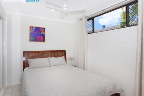 Schirrmann 56 Four Bedroom Home On Canal With Pool Pontoon Aircon & WiFi! - Lennox Head Accommodation 4