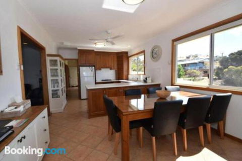Miramar At Penneshaw KI - Lennox Head Accommodation 0