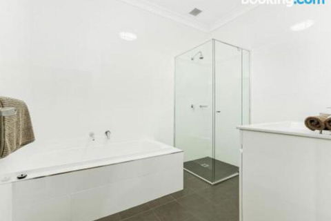 SURF BEACH DREAMS Kiama & Surrounds 4pm Check Out Sundays - Lennox Head Accommodation 5